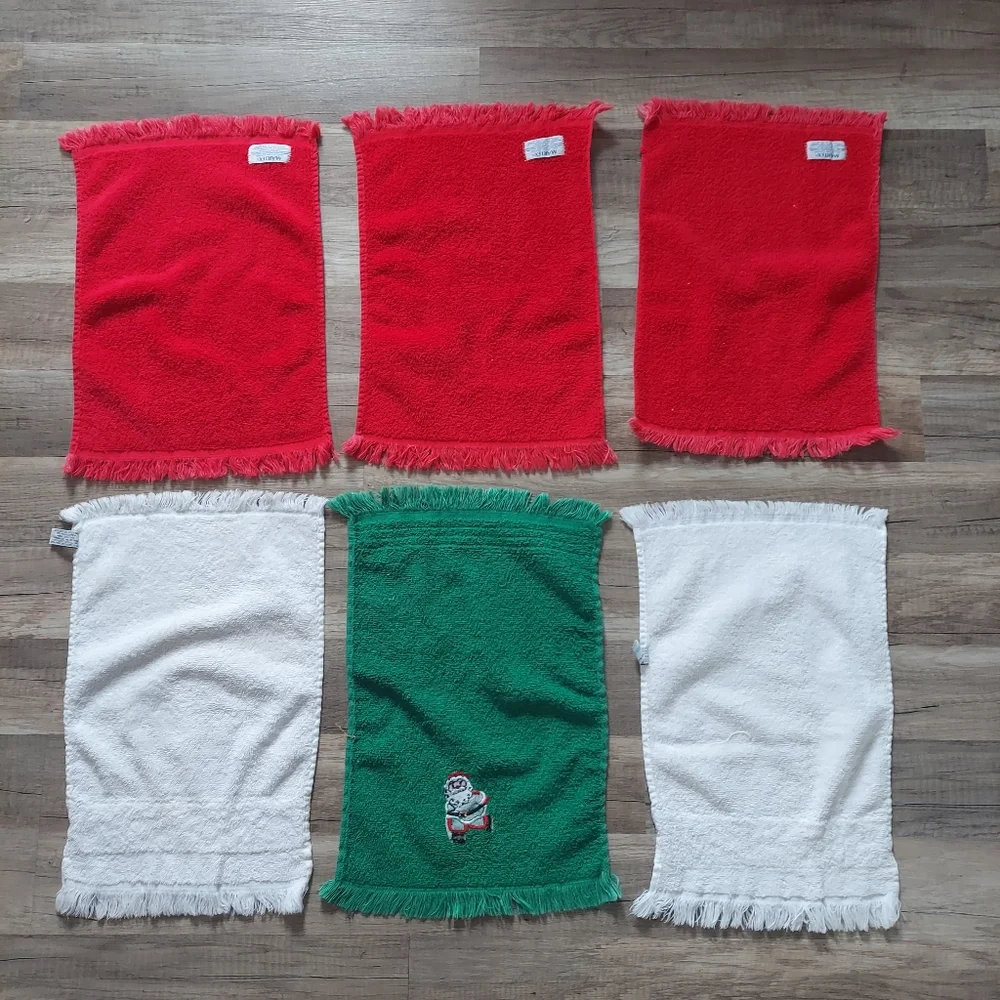 70s 80s Vintage Holiday Hand Towels Christmas Tree Santa Holly Mistletoe